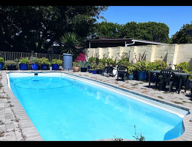 2 BEDROOM APARTMENT TO LET IN TABLE VIEW